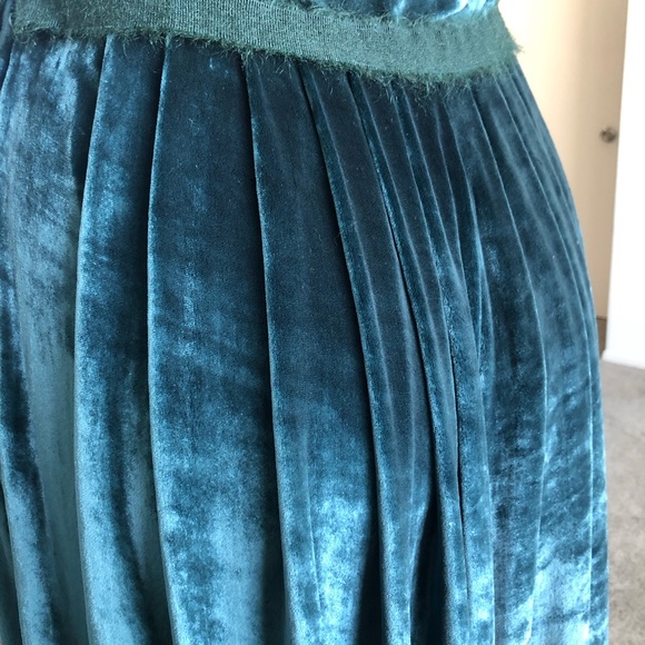 Tia Cibani Green Velvet Jumpsuit - RUNWAY! - Picture 14 of 15